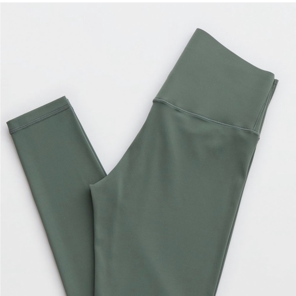 OFFLINE AERIE RIBBED PLUNGE SPORTS BRA & OFFLINE Real Me XTRA Hold Up Legging - Picture 9 of 15